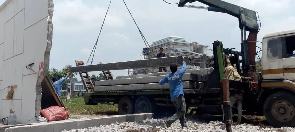 Supir Saft Loader Crane