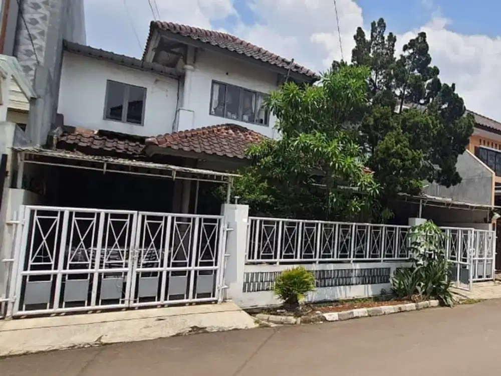 Dijual Rumah Luas di Taman Laguna Cibubur