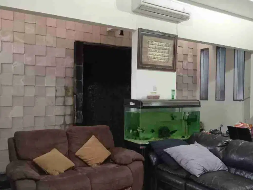 Rumah 2,5 lantai dia lingkungan nyaman siap huni di Bintaro sektor 7 0347