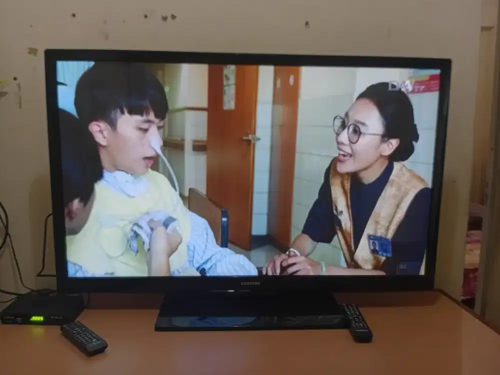 Tv plasma samsung 43 inc  dan stb