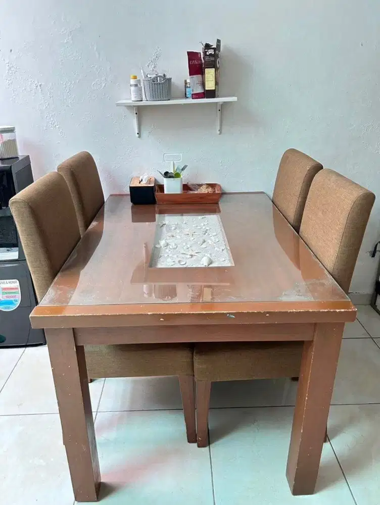 Meja Makan Minimalis