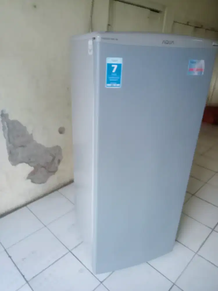 Di jual frezzer kulkas 6 rak kondisi normal dingin beku SIAP PAKAI