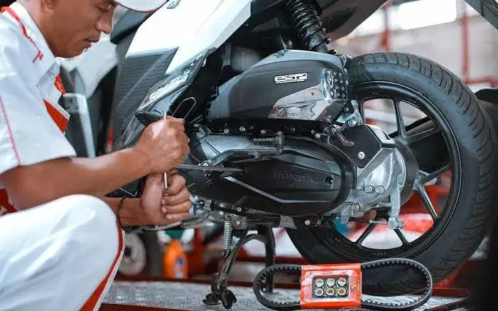 Lowongan mekanik bengkel motor