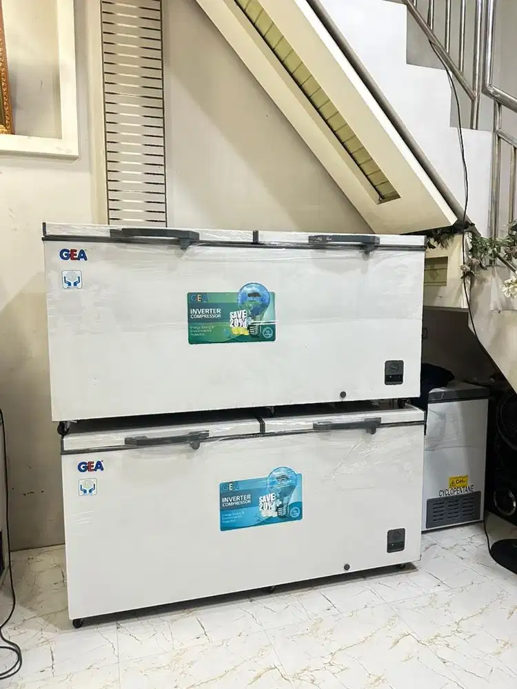 Freezer GEA 600 ltr Inverter hemat listrik 140 watt