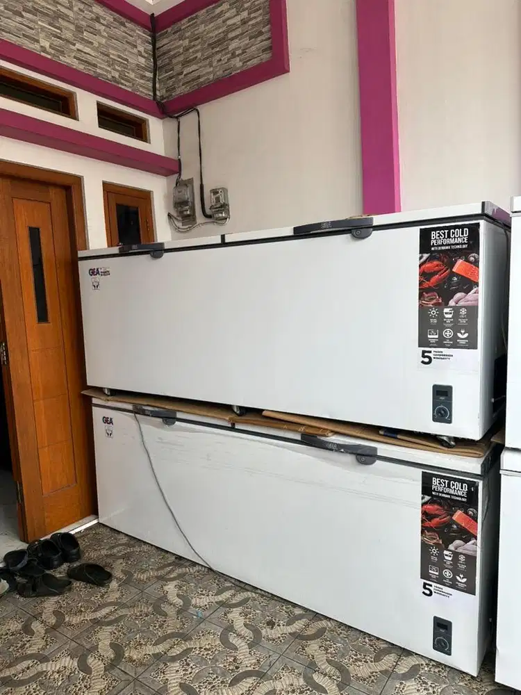 Freezer GEA 1200 ltr Original belum pernah service