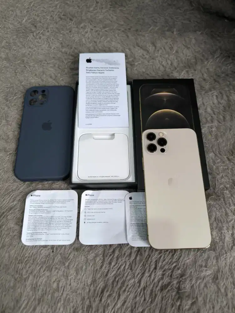 IPHONE 12 PRO 256GB RESMI IBOX 
FULL ORI 
BH 84%