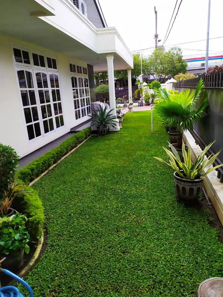 Rumah Classic Asri siap huni KETINTANG Surabaya Selatan semi Furnished