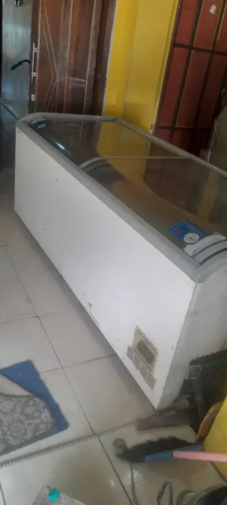 Freezer Kaca AHT 1000L