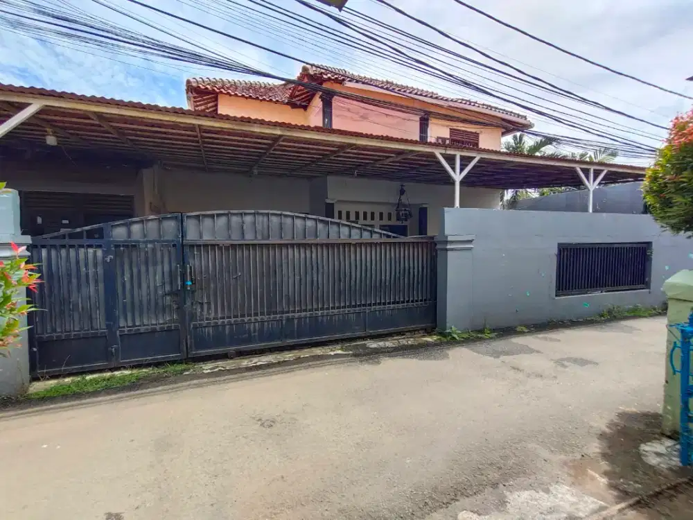 Rumah Luas Hook di Jalan Kebagusan Jagakarsa