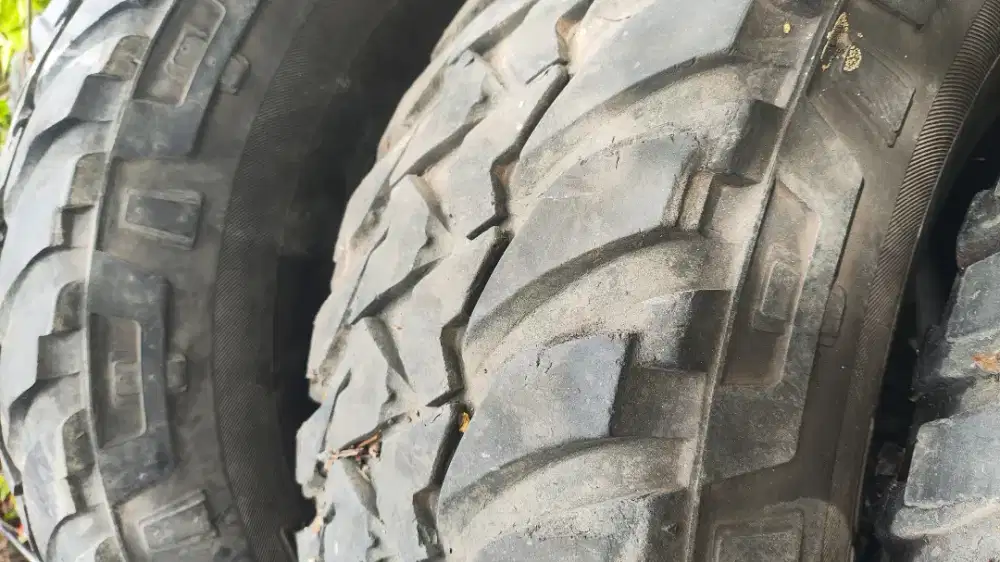 Ban Bridgestone MT 265/75 R16