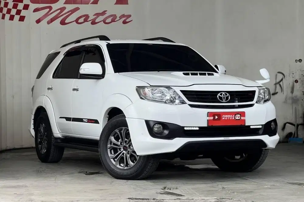 TOYOTA FORTUNER VNT TRD A/T 2014 PUTIH