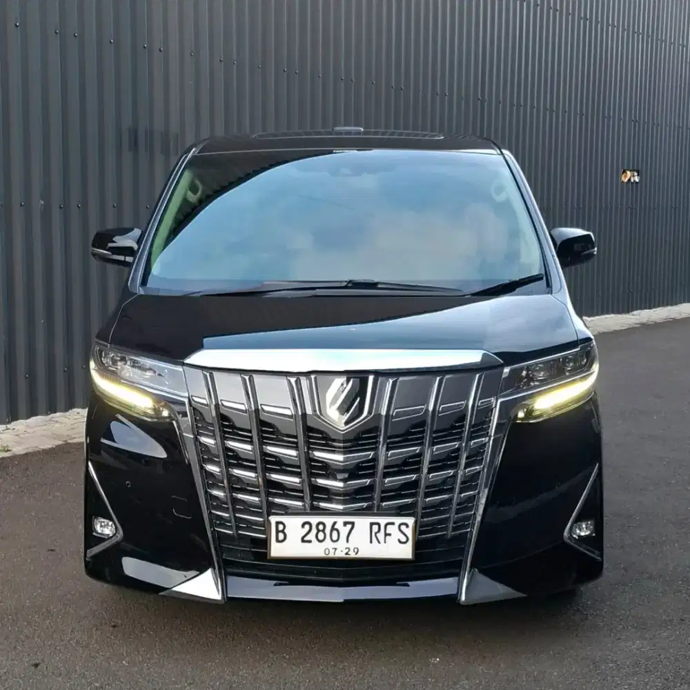 Toyota Alphard G 2.5 AT. Tahun 2020. Hitam. Low km. Perfect cond
