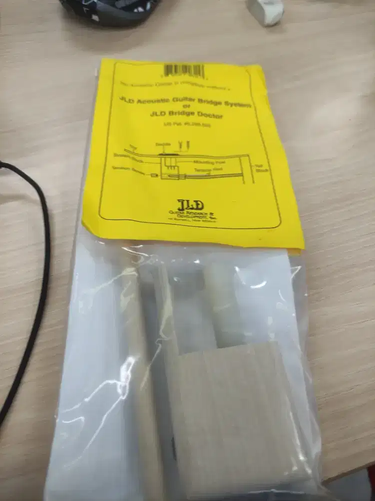 JLD Bridge Doctor - Screw Mount Version untuk gitar akustik