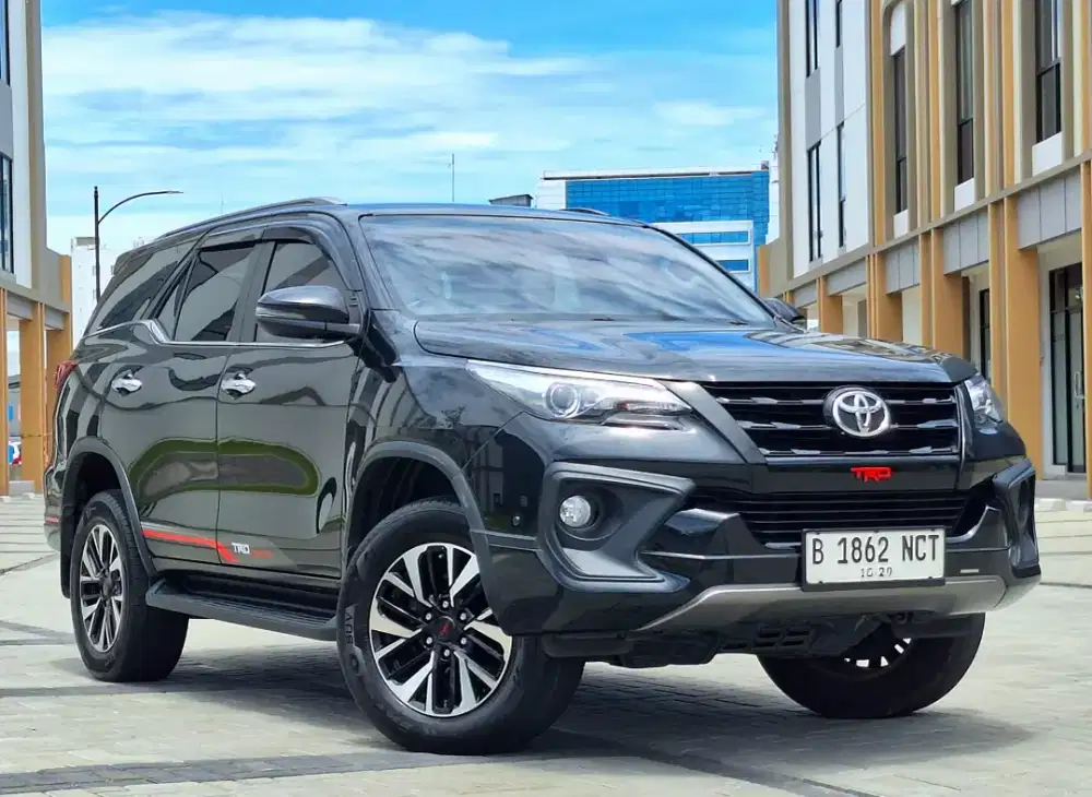 TOYOTA FORTUNER VRZ TRD 4X2 AT/Metik 2019