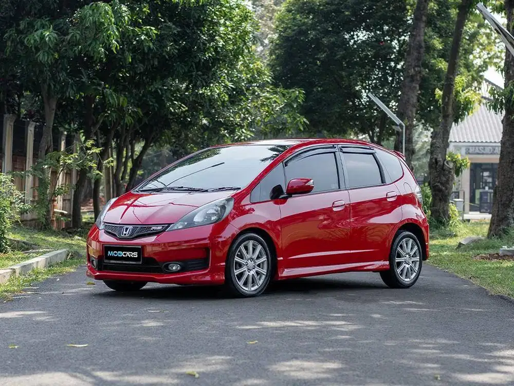 CASH TERMURAH HONDA JAZZ 1.5 RS AT 2014 ( GE8 ) LOW KM MERAH MOBCARS