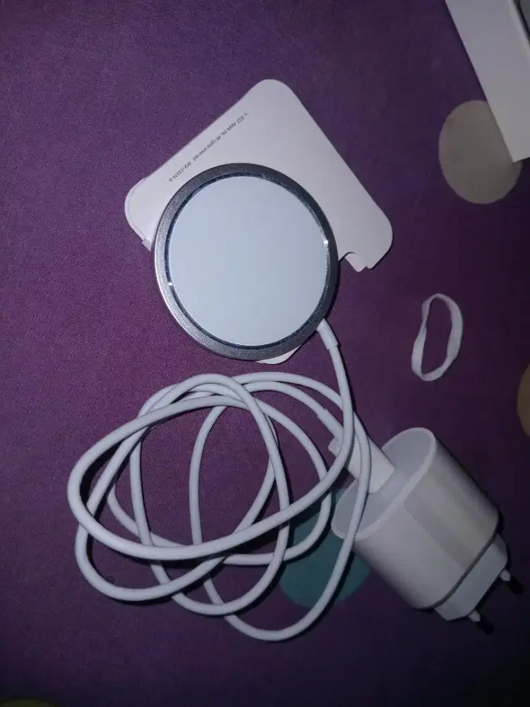 Dijual charger wireless IPHONE barang bagus  seperti baru
