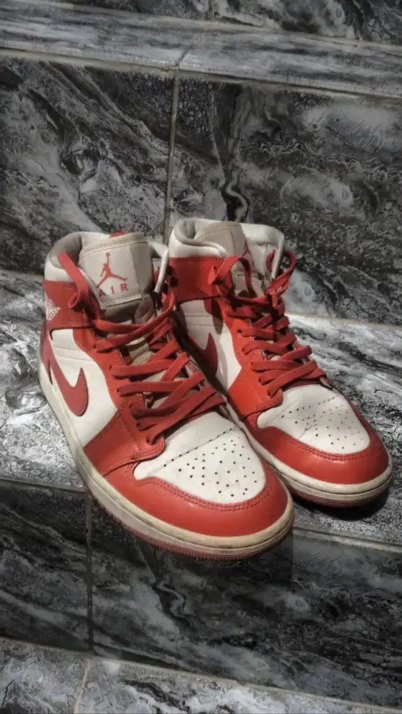 Air Jordan 1 mid