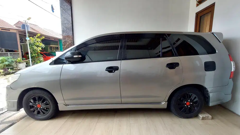 Toyota Kijang Innova 2015 Bensin