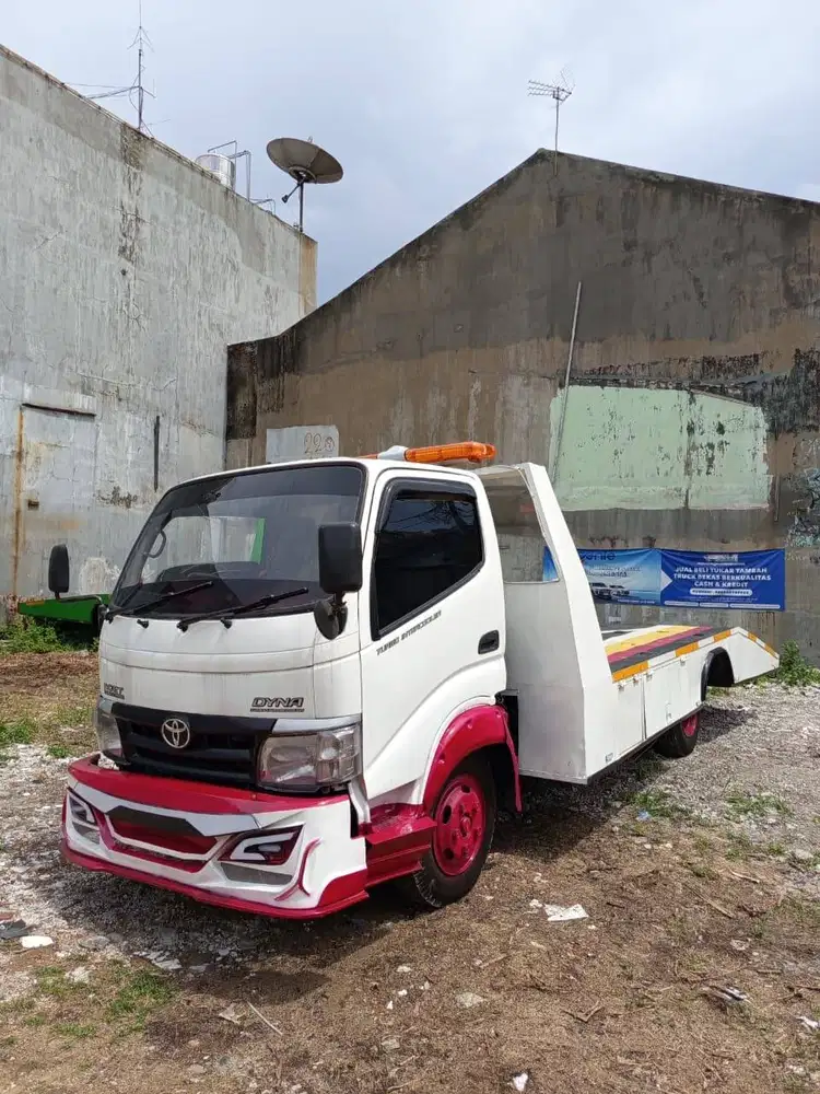 Toyota Dyna 110ET – Towing Car Carrier (Surat Lightruk)