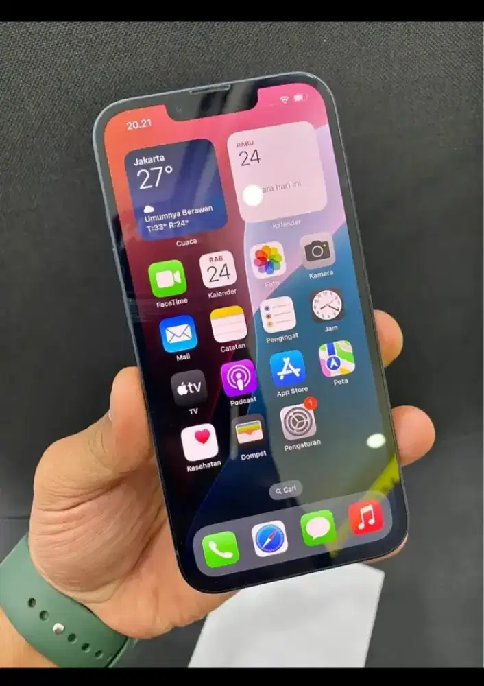 Jual cepat iPhone 13 128 gb iBox
