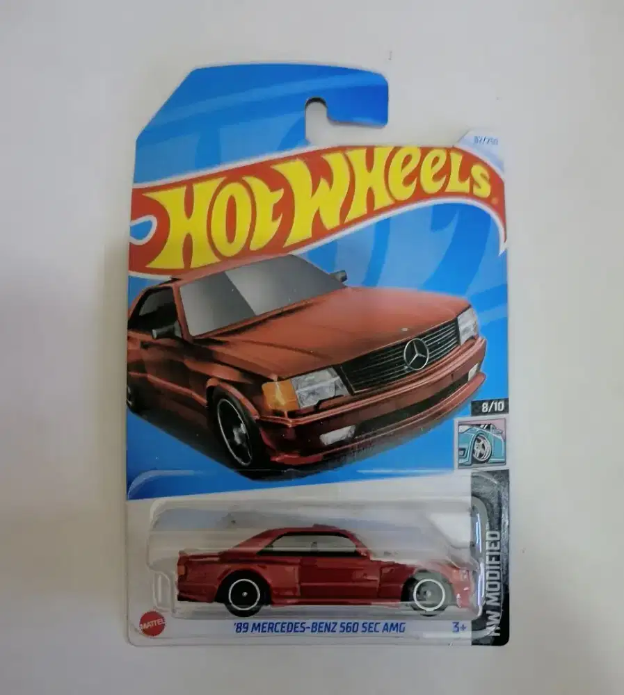 Diecast hotwheels mercedest benz 560 sec