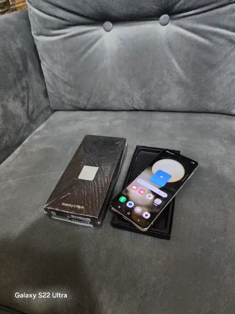 SAMSUNG Z FLIP 5 ( 512GB )