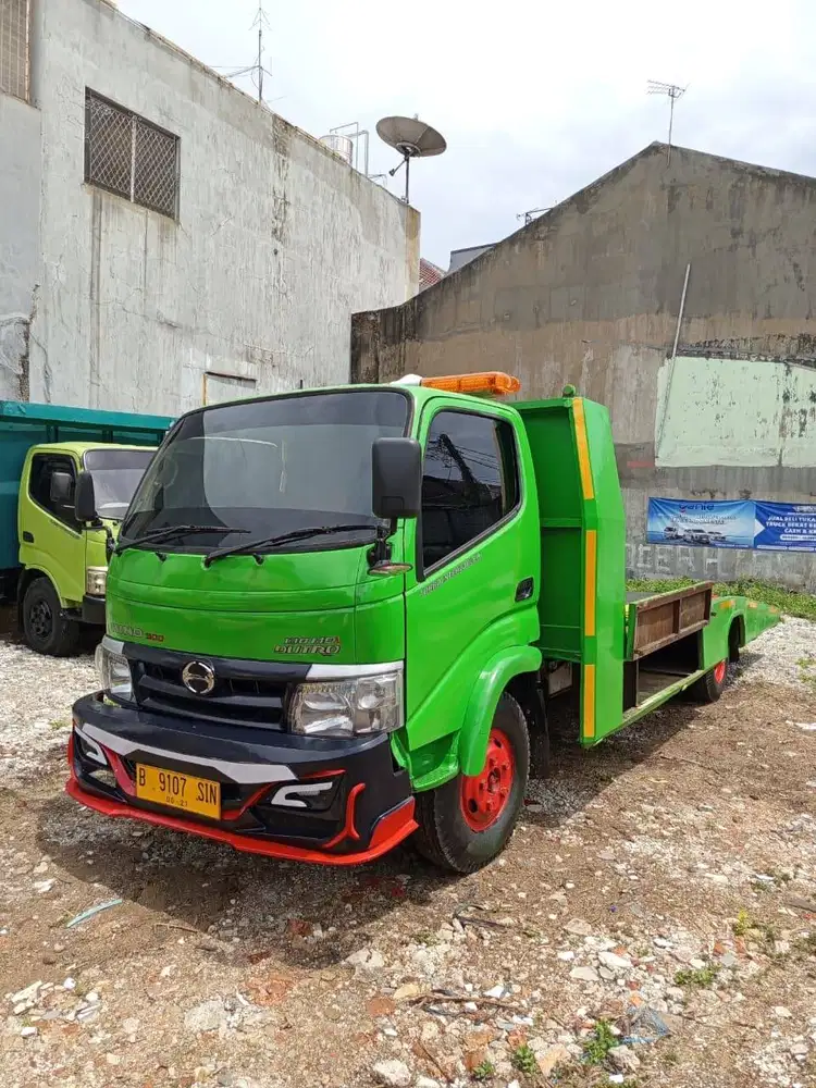 HINO dutro 130mdl towing ss carcarrier