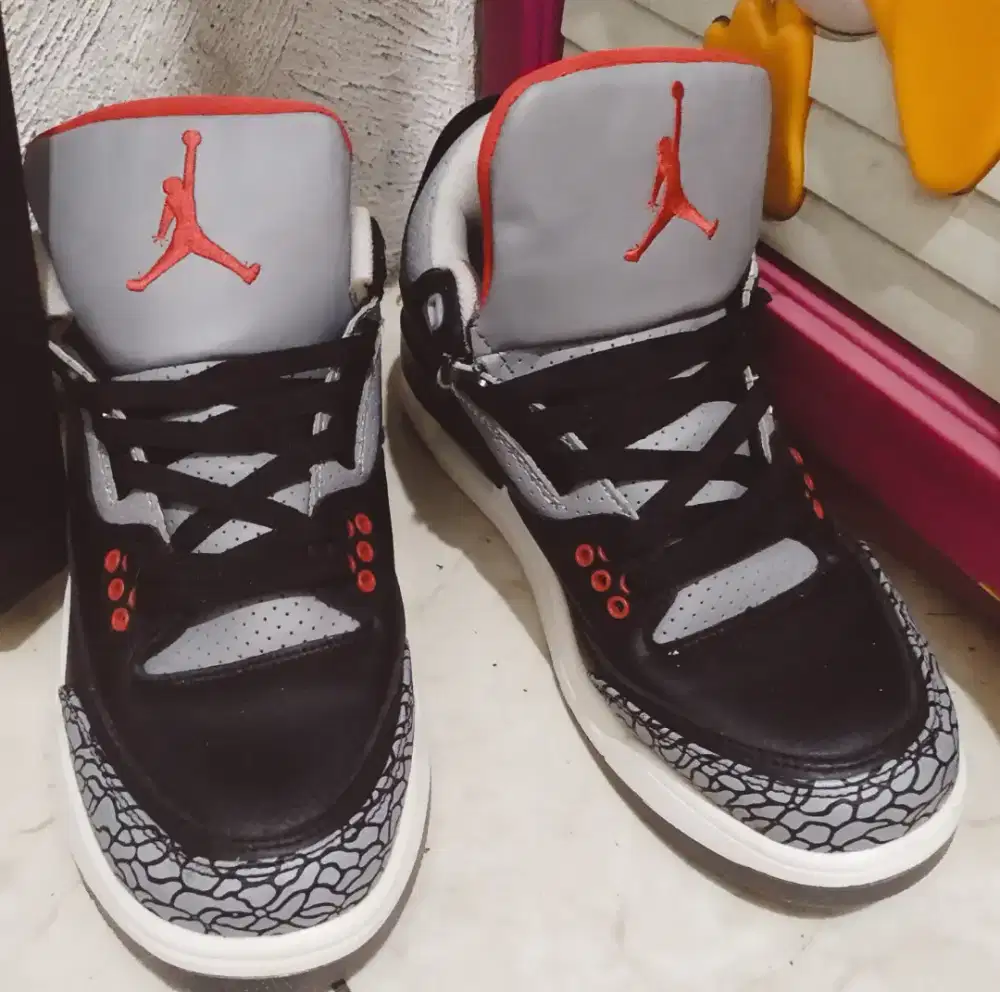 Sepatu Nike air jordan retro 3
