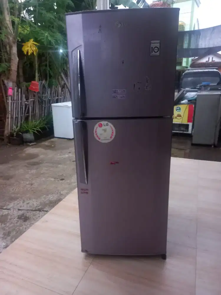 Jual kulkas 2 pintu merk LG