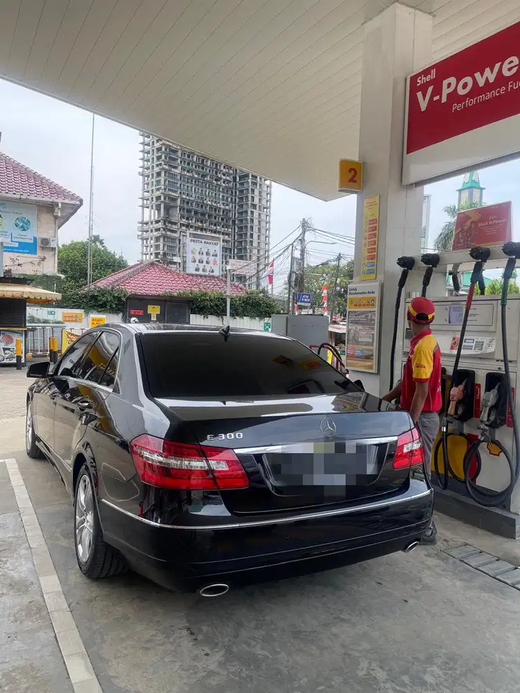 Mercedes-Benz E300 2010 Bensin