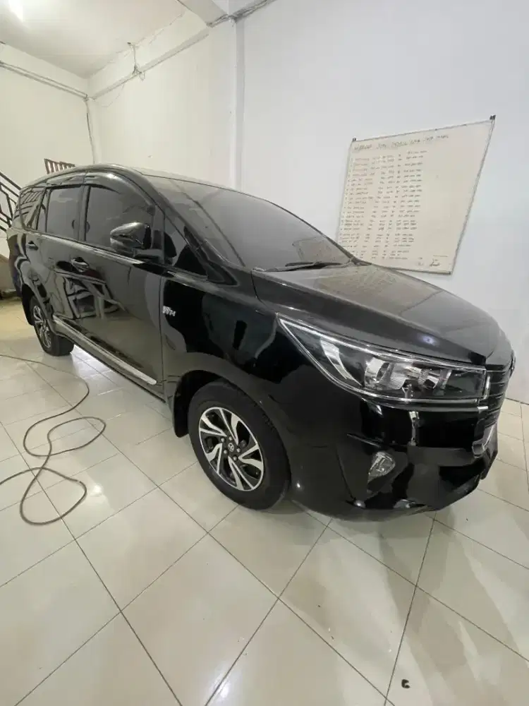 Di jual satu unit mobil innova