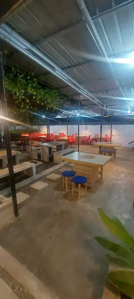 Dibutuhkan Karyawan Kafe Posisi Waiters
