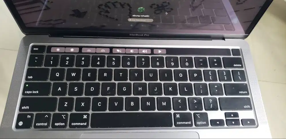 Macbook pro m2 13 inc 8/512
