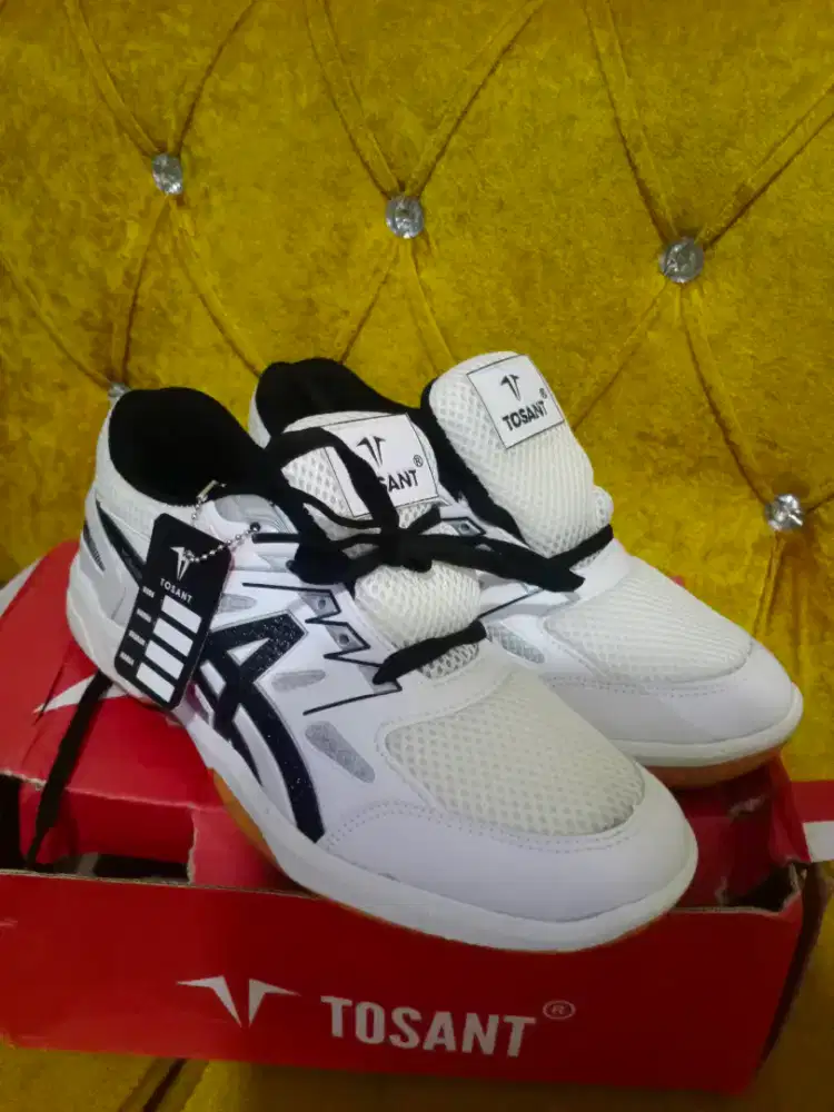SEPATU RUNNING MERK TOSANT