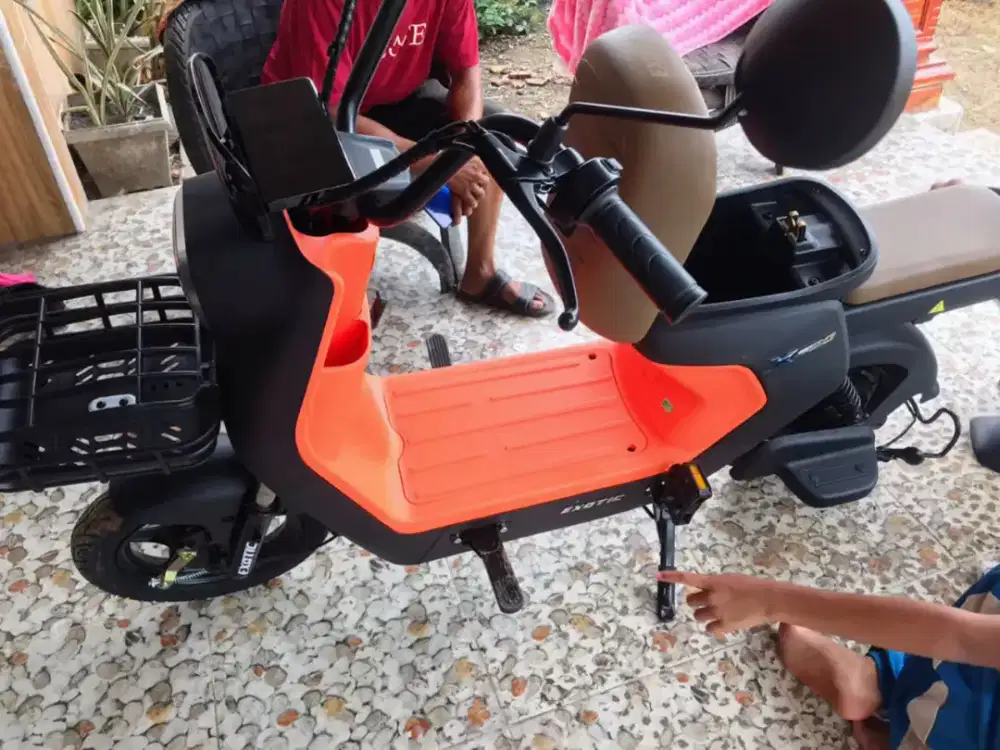 Sepeda listrik merk exotic