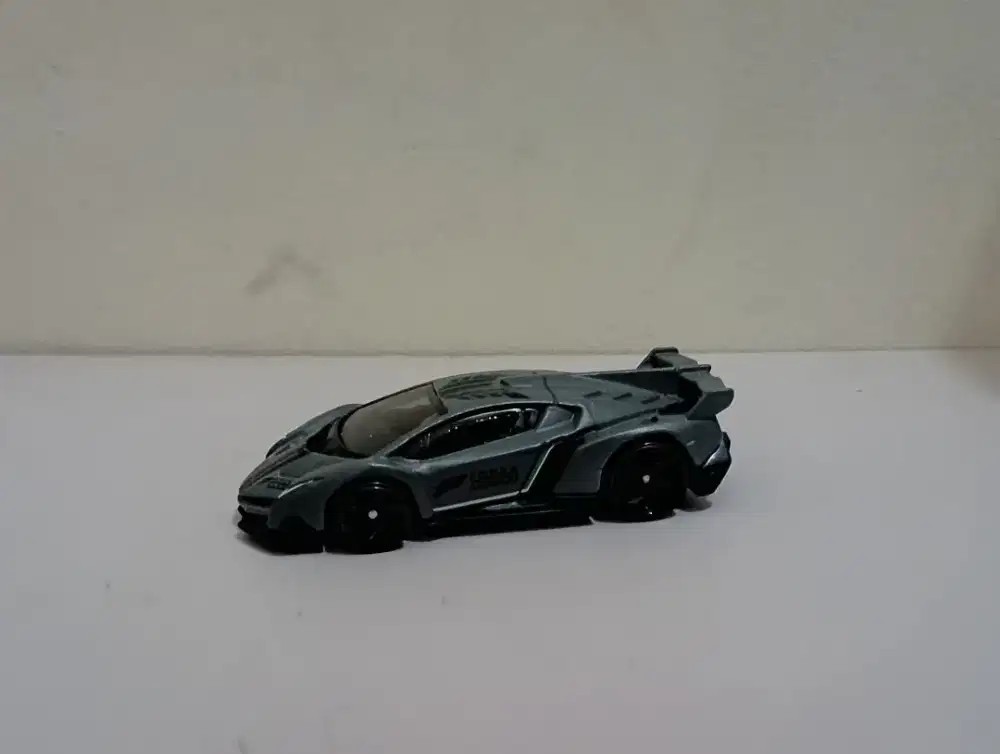 Hotwheels lambo veneno forza