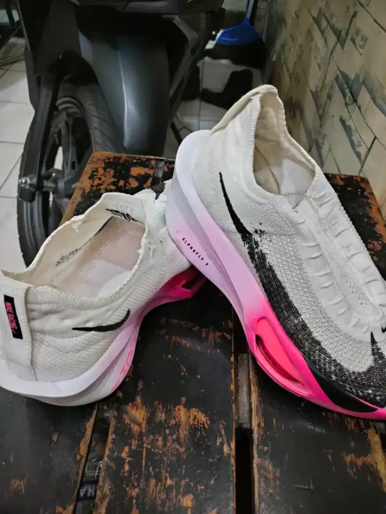 Jual sepatu lari merek Nike ALPHAFLY 3