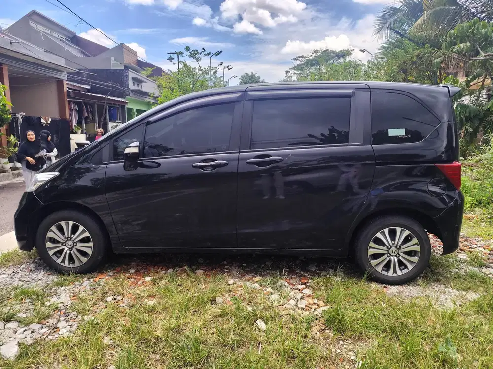 Honda Freed 2012 Bensin
