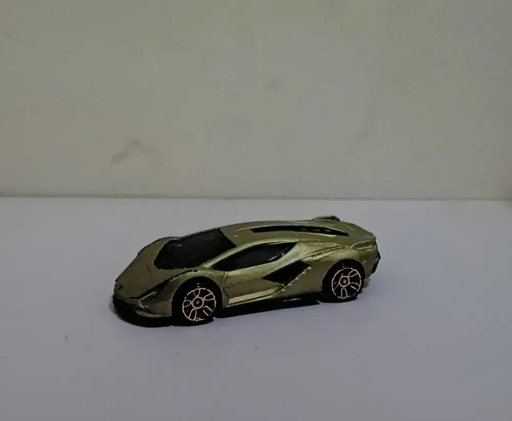 Hotwheels lambo sian fkp 37