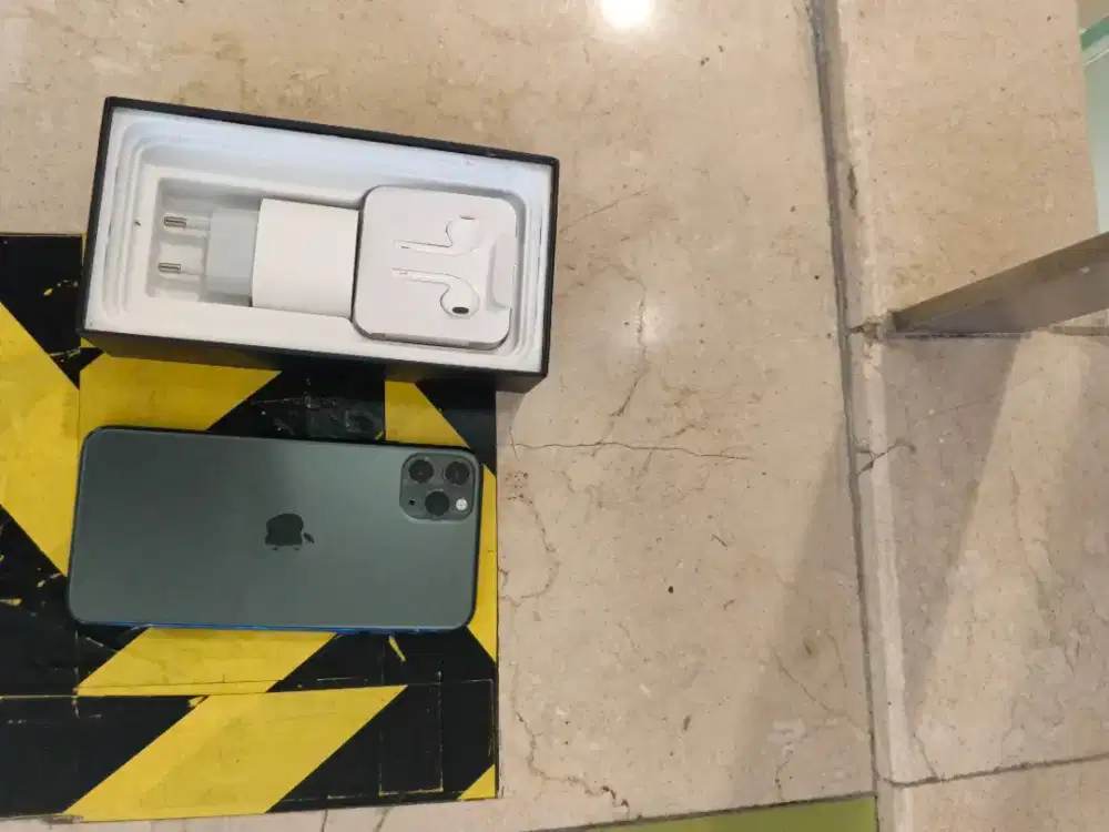 Iphone 11 pro max 256gb idaman para baru
