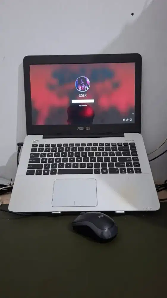 Asus Vivobook A455L Core i7 12GB Nvidia 840M 12GB 256GB Windows 10 Pro
