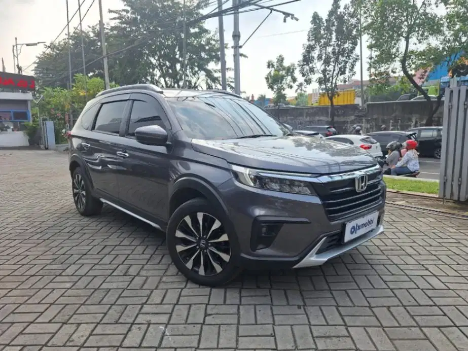 LOW DP Honda BR-V 1.5 Prestige Bensin-AT 2022 DFZ