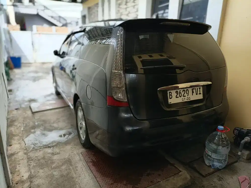 Mitsubishi grandis mivec 2005