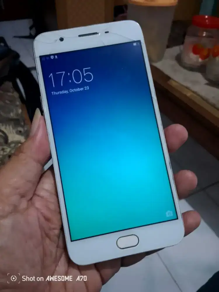 Oppo f1s.. 3/32.. retak tp normal semua