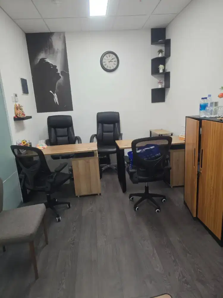 Perabotan kantor kondisi baru