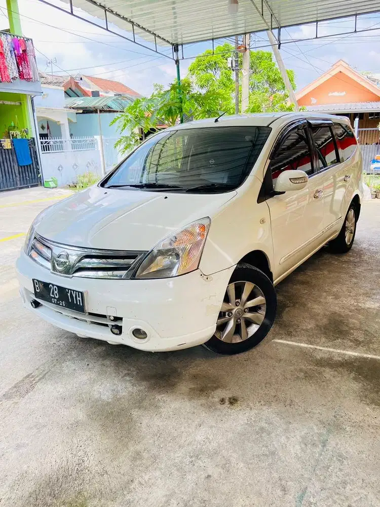 Grand Livina 1.5 Ultimate 2011