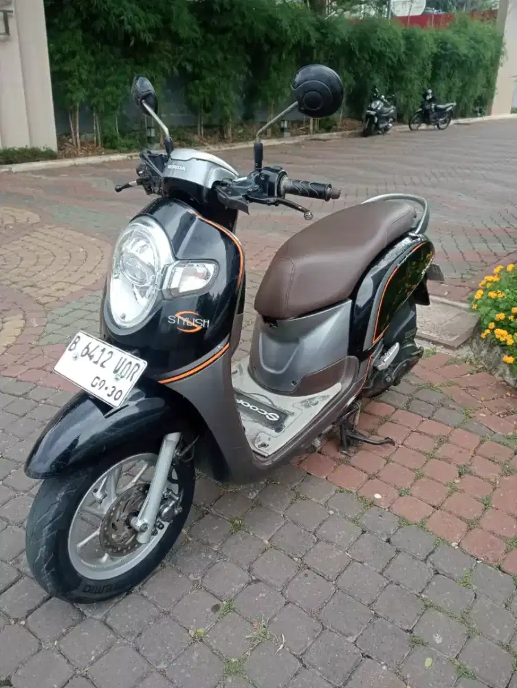 Scoopy Donay Esp Stylish Hitam Silver
