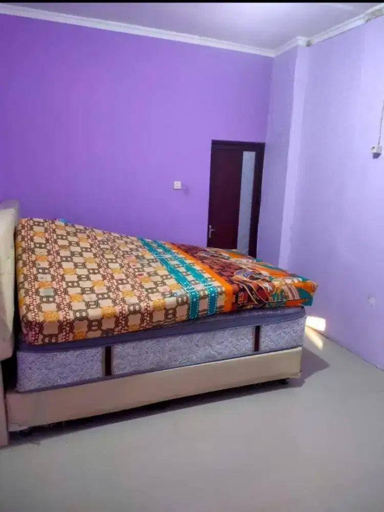Di jual satu set tempat tidur ukuran 180x200