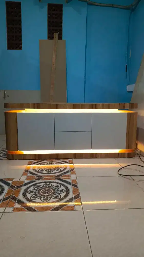 Meja TV minimalis modern