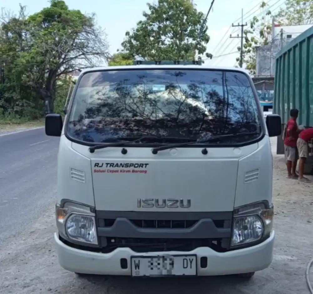 Isuzu traga pick up putih 2018